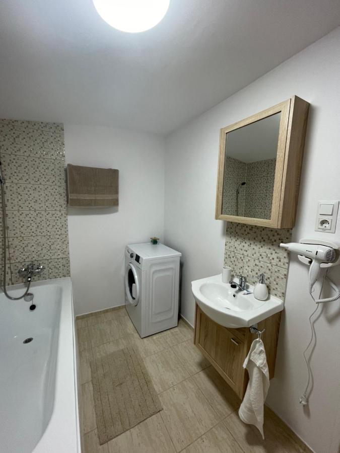 Jokai Apartments Nr7, Code Entry Sfantu Gheorghe  Luaran gambar
